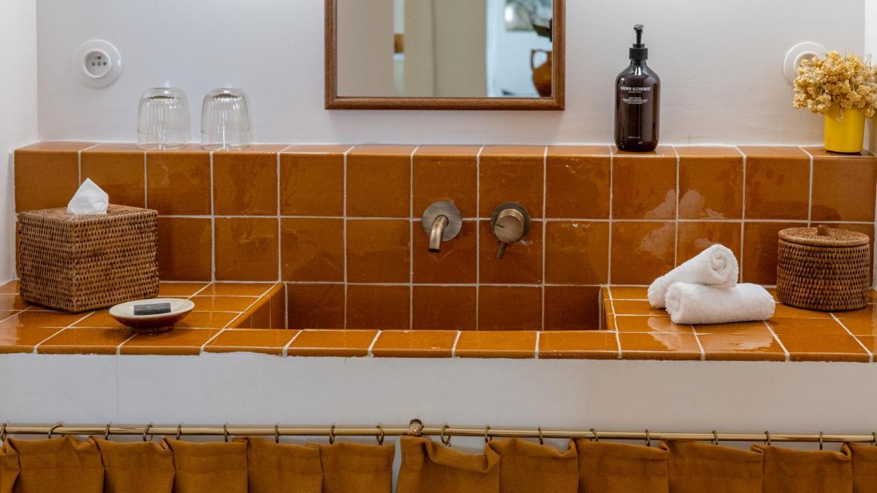 Le Moulin, Lourmarin, A Beaumier Hotel Экстерьер фото